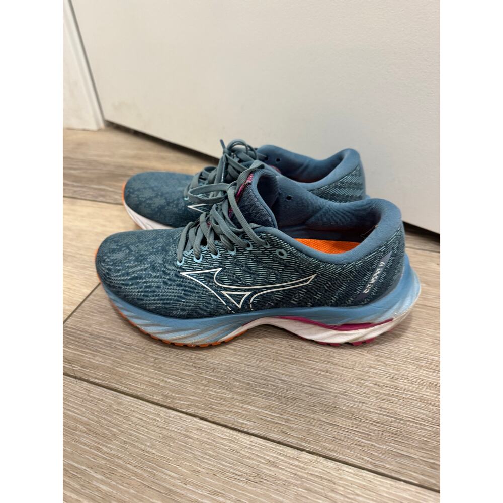 Mizuno Wave Inspire 19 Womens Size 8 Running Shoes Blue Support Cushioned